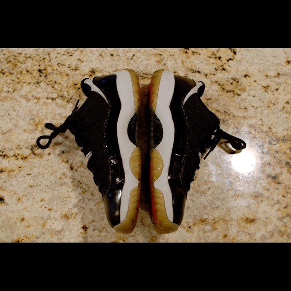 Air Jordan 11 Low “Infrared” - Picture 5 of 6